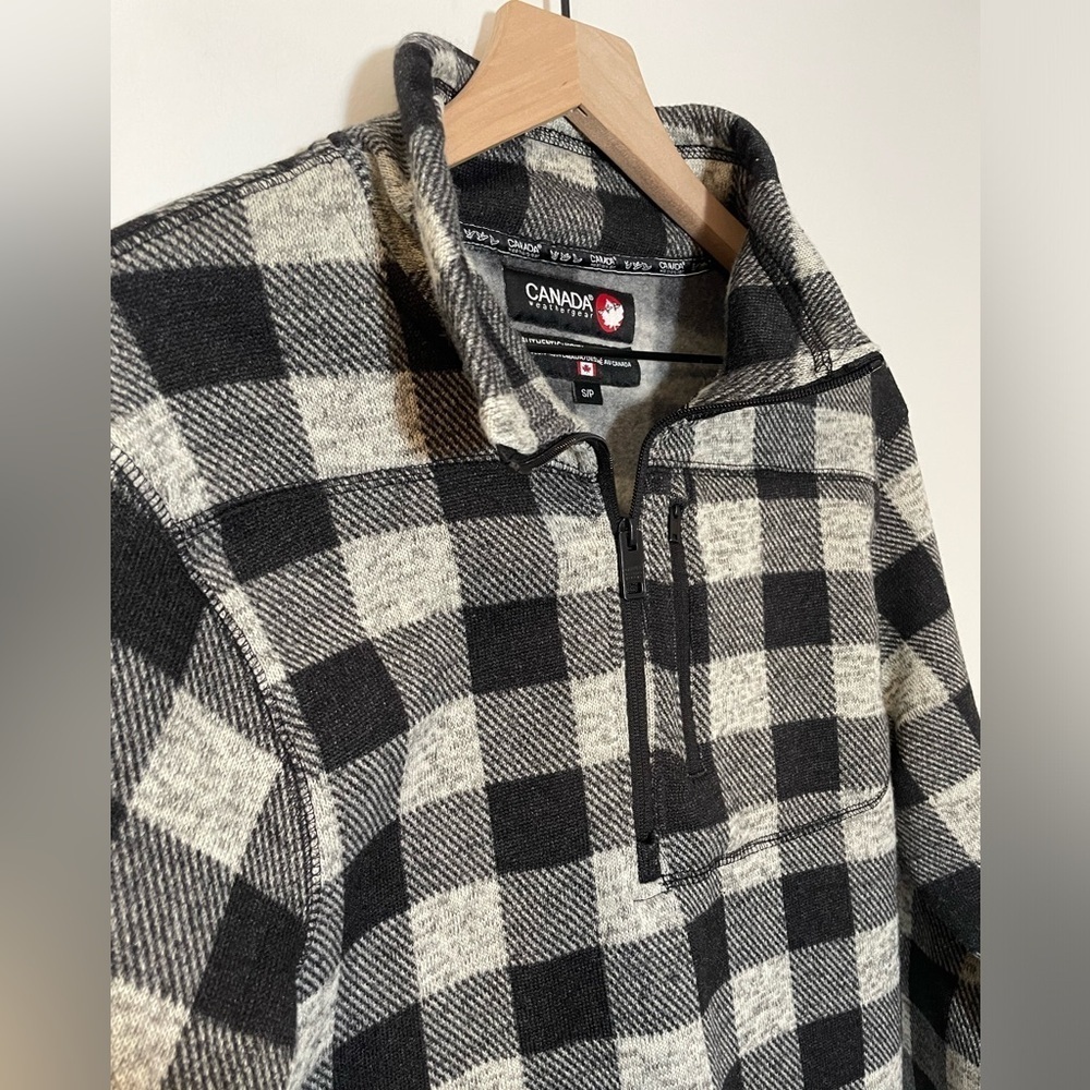Canada Weathergear Black Gray Plaid 1/4 Zip Fleece Pullover Size Small EUC 🇨🇦 - Picture 3 of 11